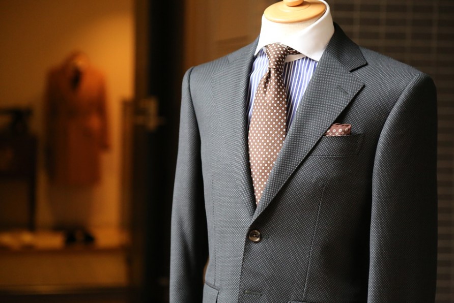 How to Get a Made-To-Measure Suit That Makes You Look Great